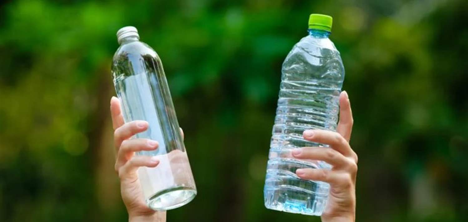 لماذا يجب تجنب شرب الماء من زجاجة بلاستيكية؟