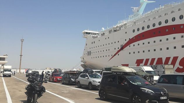  آخر الاستعدادات لعودة التونسين بالخارج عبر الميناء التجاري بجرجيس