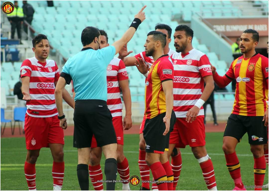 حضور الجماهير يؤخر انطلاق الدربي