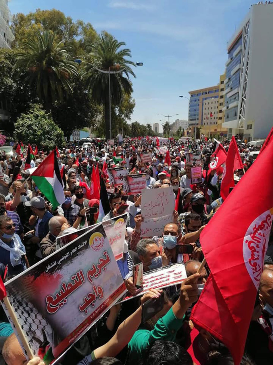 بدعوة من الاتحاد العام التونسي للشغل  الالاف من التونسيين يشاركون في مسيرة وطنية لنصرة فلسطين 