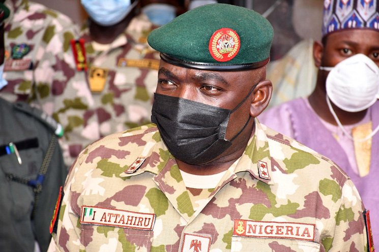 نيجيريا.. مقتل قائد الجيش في تحطم طائرة عسكرية