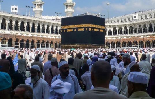 إندونيسيا تلغي رحلات الحج لمواطنيها هذا العام   