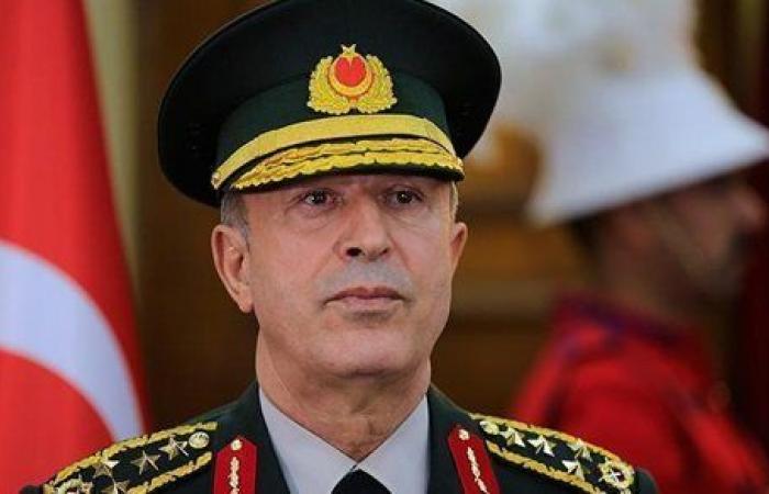 وزير الدفاع التركي يصل إلى ليبيا في زيارة غير معلنة