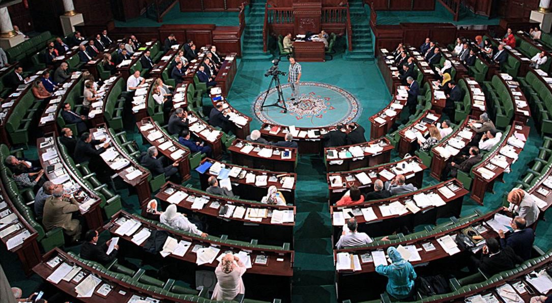 البرلمان يمنع نقل الجلسات عبر الهاتف
