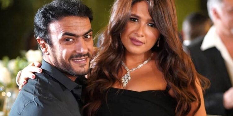   الممثل أحمد العوضي ينفي خبر تدهور حالة زوجته ياسمين عبد العزيز