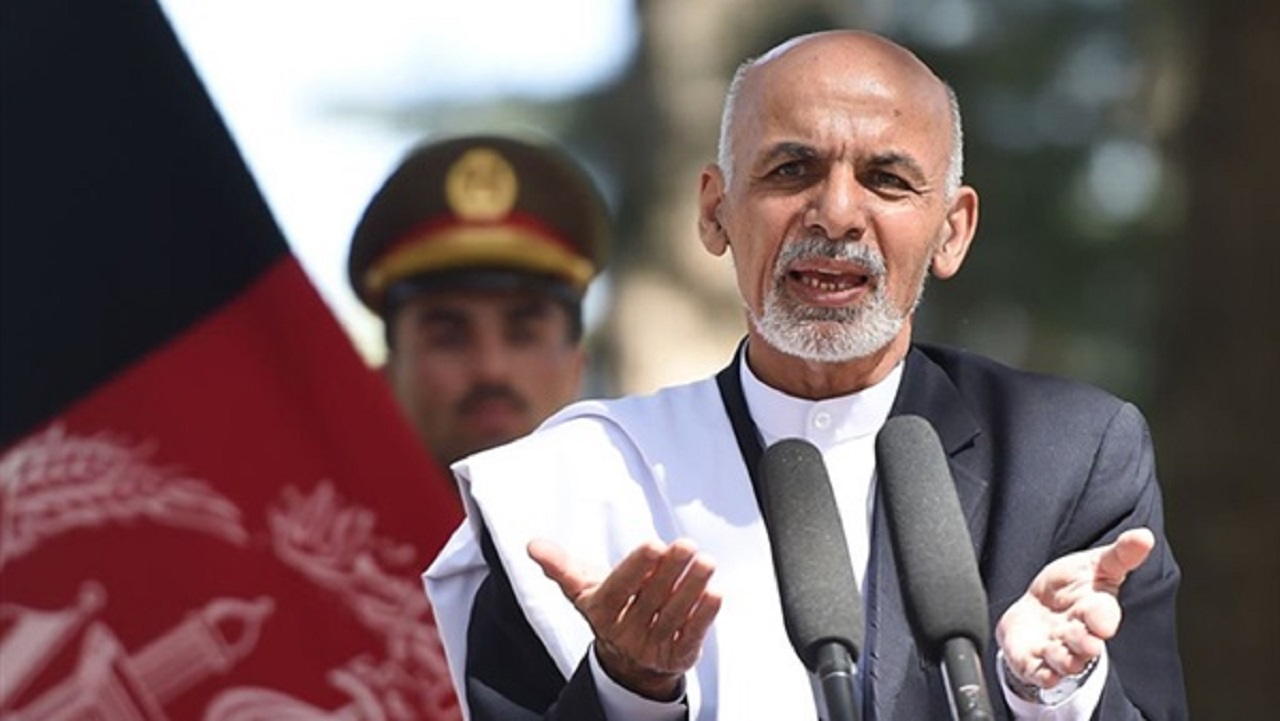 الرئيس الأفغاني: غادرت البلاد لتجنب إراقة الدماء.. 