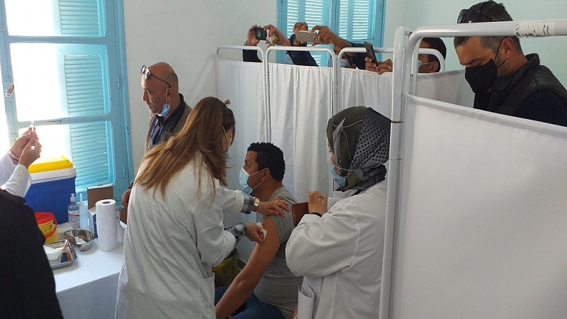  القـيروان ..تطعيم قرابة 24 ألف مواطن ضد الكوفيد من مجموع 63ألف مدعو..