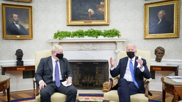 جونسون وبايدن يحددان شرطا للاعتراف بطالبان