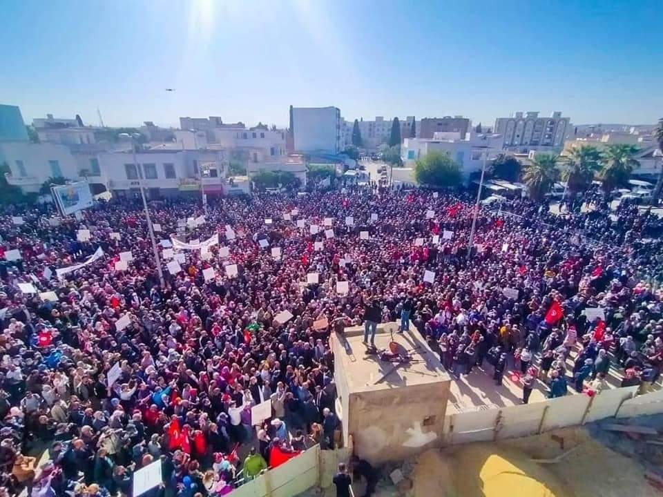  وزارة الداخلية تكشف عدد المشاركين في مسيرة باردو.. وتتحدث عن ايقافات 