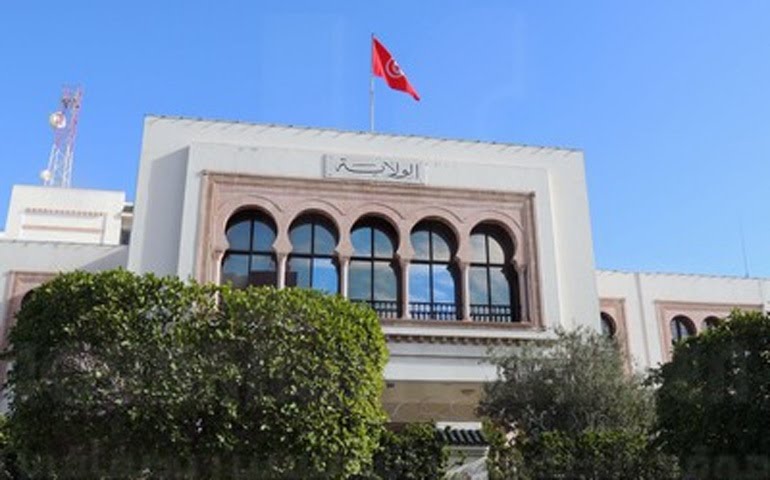 ولاة يقالون ولا يعوضون وآخرون تحت الضغط ؟
