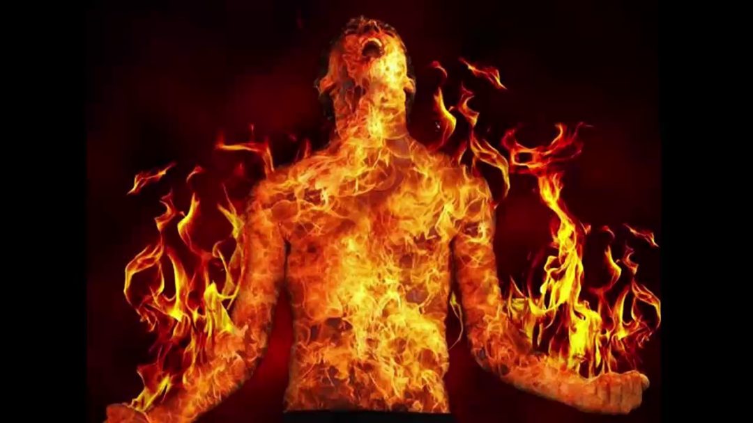  بسبب ضائقة مالية...وفاة كهل أضرم النار في جسده 