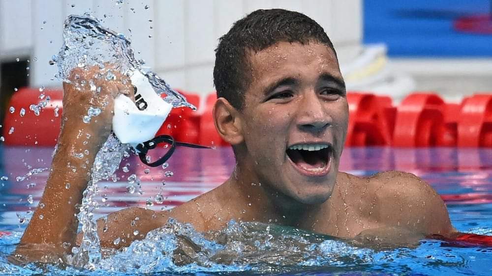 البطل الأولمبي أيوب الحفناوي يتوج بفضية بطولة العالم للسباحة 