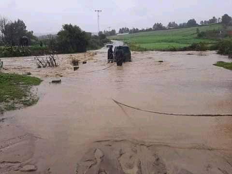 بسبب فيضان العديد من الأودية اللجنة الجهوية لمجابهة الكوارث بجندوبة توقف الدروس ..و تتخذ اجراءات عاجلة