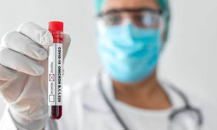 "الفترة الأخطر".. ما مدة حضانة أوميكرون لدى المصاب؟