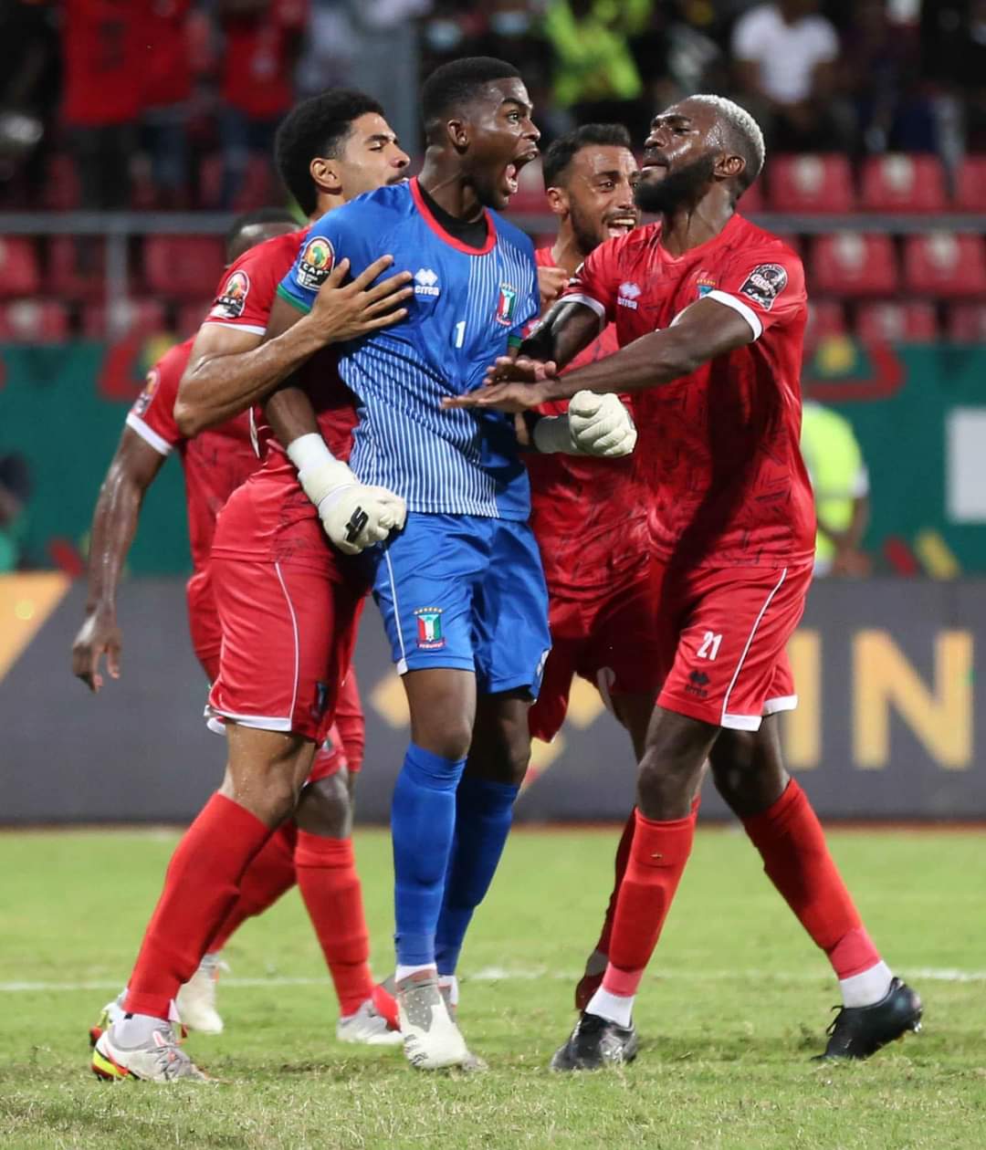 "كان "الكاميرون: غينيا الاستوائية تكمل عقد المنتخبات المتأهلة لربع نهائي المسابقة 