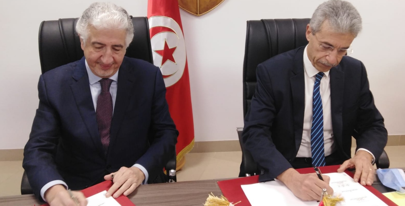 التوقيع على برنامج عمل لسنتي 2022-2023  بين تونس وبرنامج جسور التجارة العربية الإفريقية