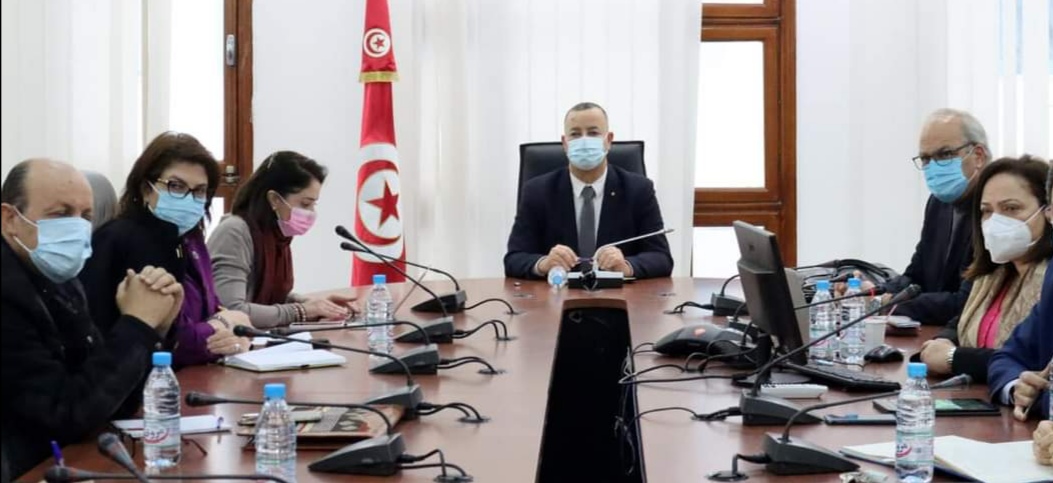 وزير الصحة يتابع تطوّرات الوضع الوبائي لجائحة كوفيد-19 