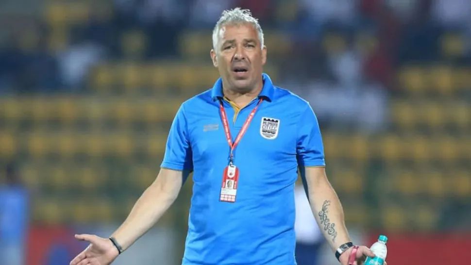 البرتغالي كوستا يجدد العهد مع السي آس آس