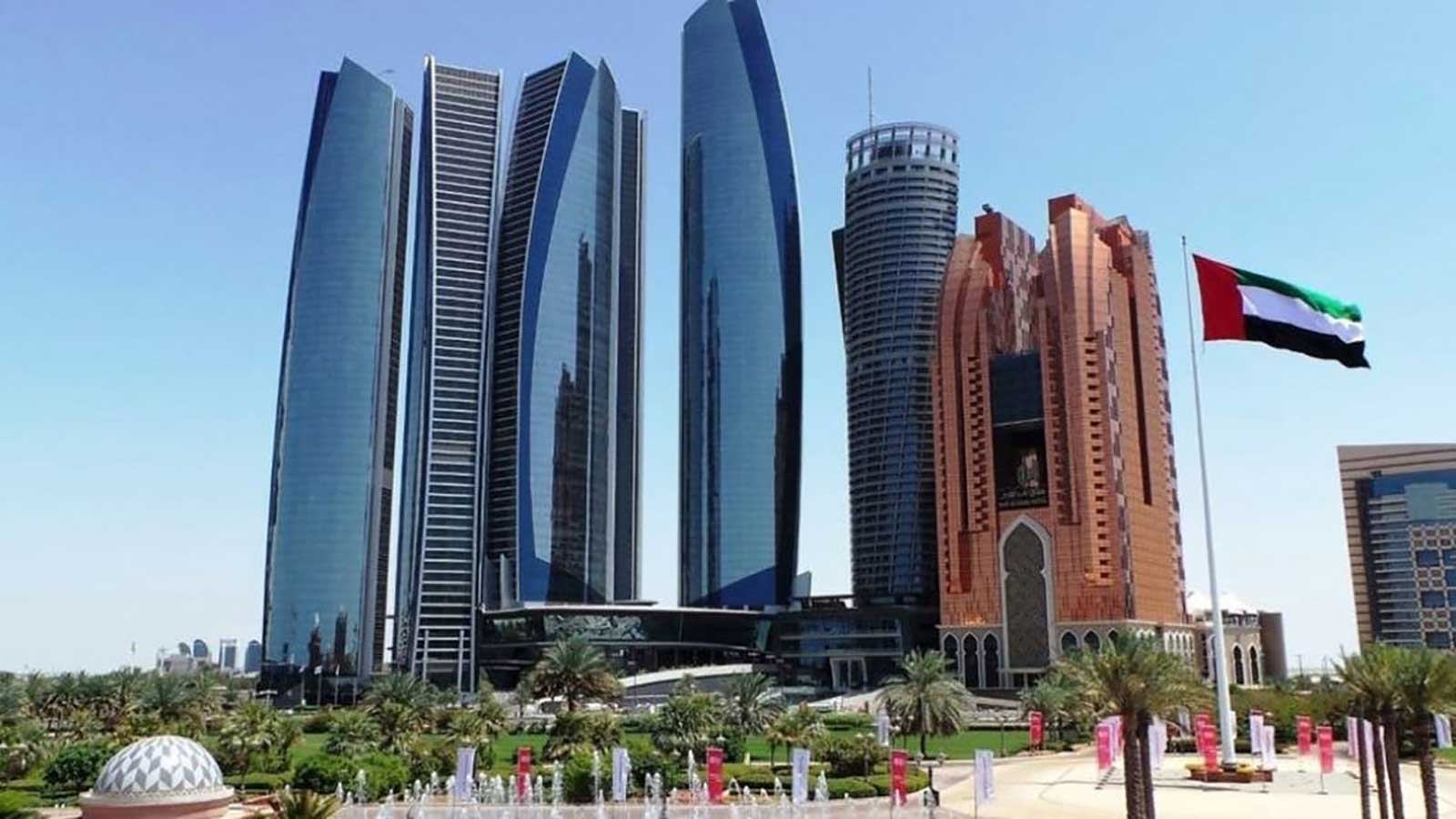 منها تونس...أبو ظبي تحين "القائمة الخضراء" للمسافرين القادمين إليها من 10 دول...