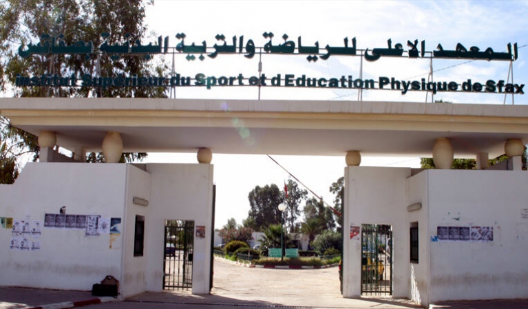  بعضهم لوح بـ"طلب اللجوء السياسي".. خريجو التربية البدنية ينتقدون تجميد الانتدابات ويهددون بتصعيد تحركاتهم