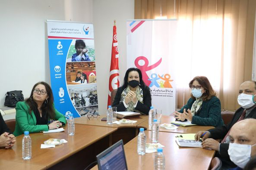 وزيرة الأسرة والطفولة تعطي إشارة الانطلاق لإعداد دراسة حول أطفال الشوارع في تونس