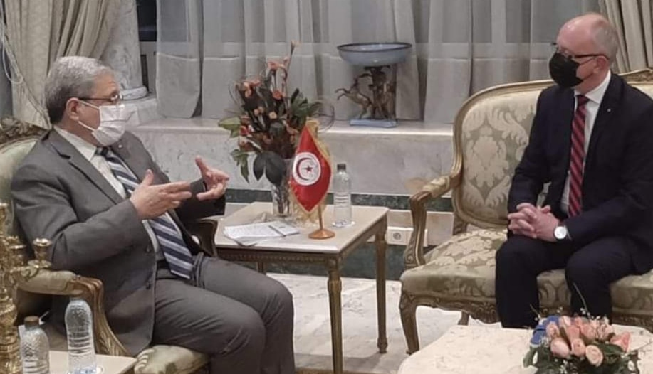  اجلاء التونسيين  عبر الدول المجاورة محور لقاء الجرندي بالقائم بأعمال سفارة روسيا بتونس...