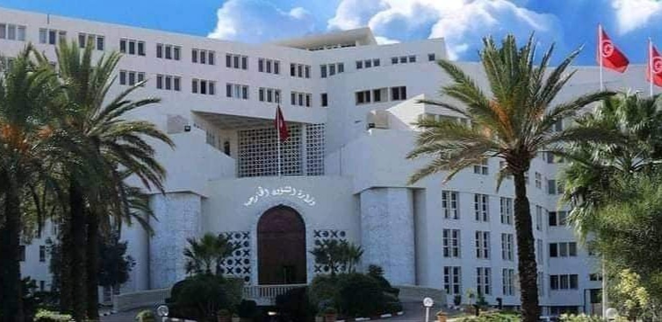 حول تأمين عودة جاليتنا من أوكرانيا...الخارجية تؤكد جاهزية الناقلة الوطنية ووزارة الدفاع.... 