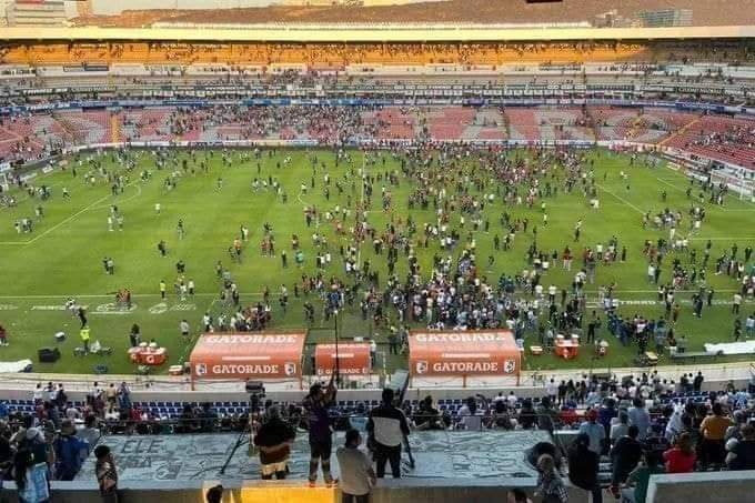 كارثة في المكسيك : مقتل 17 شخصا في أحداث عنف بملعب كرة قدم