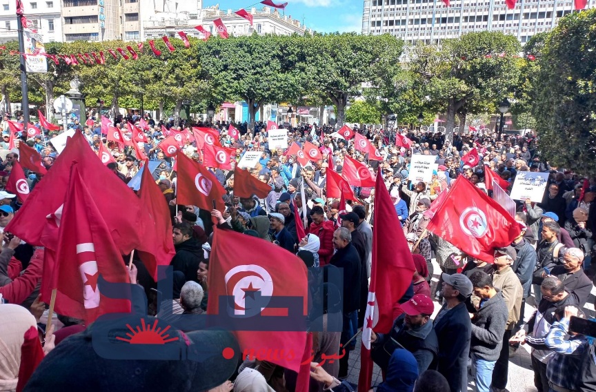 الداخلية:  400 شخص اختلطوا مع المارة ومستعملي الطريق تظاهروا اليوم بشارع بورقيبة...