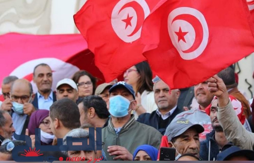  في وقفة احتجاجية أمام المسرح البلدي.. شعارات ضد العميد ابراهيم بودربالة