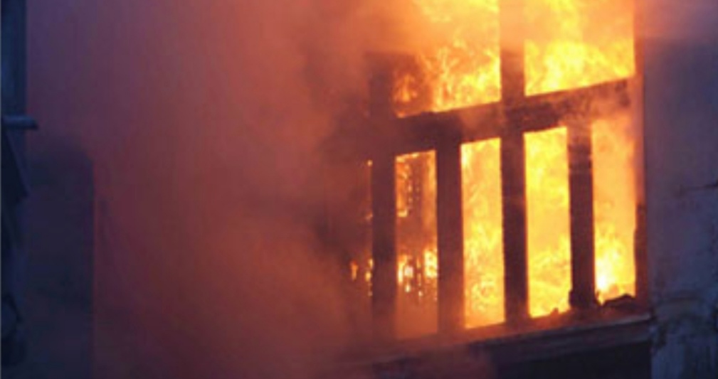 بقيت أسبابه مجهولة: احراق منزل بالكامل أودى بحياة شيخ