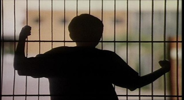 تصديا لعمليات تخريب عربات المترو.. إيقاف أطفال بحوزتهم حجارة وعصي وألعاب نارية