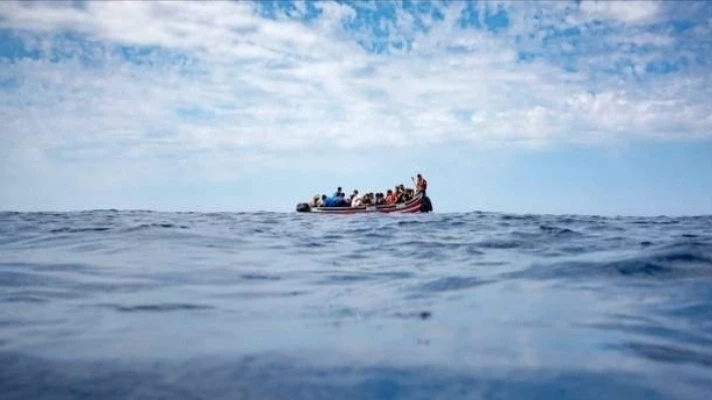 غرق مركب هجرة غير نظامية بسواحل المهدية..انتشال جثتين و فقدان 11 مهاجرا 