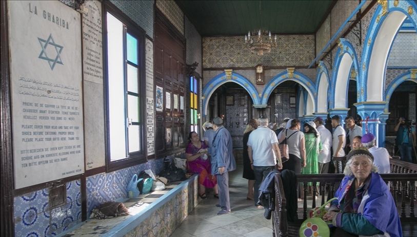  أكثر من 100 صحفي و3500 شخص حضروا الافتتاح الرسمي للزيارة السنوية لمعبد الغريبة بجربة 