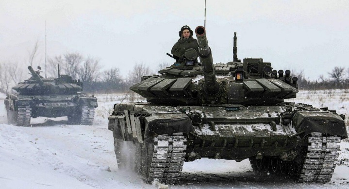 الروس يسعون للسيطرة على مدينة في شرق أوكرانيا وكييف تطالب بأسلحة ثقيلة