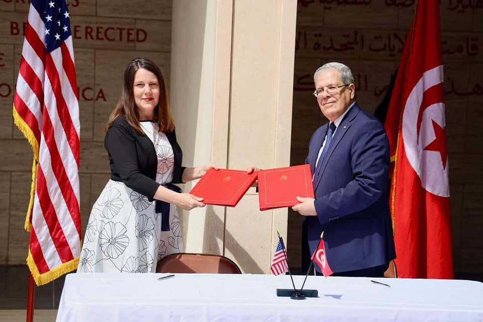 مذكرة تفاهم بين تونس وامريكا حول ضبط إجراءات إخراج رفات 2841 جنديًا  بالمقبرة الأمريكيّة بقرطاج...