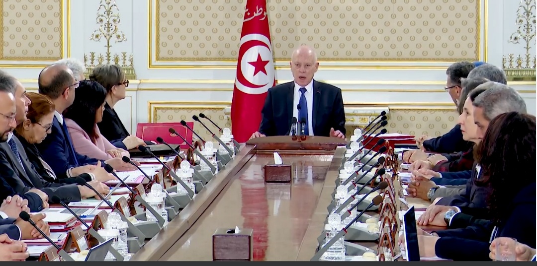  سعيد: الثعالب ليس لديها مكان بتونس وليس هناك مكان لمن يريد أن يبتاع ارادته ويضعها بالأسواق الخارجية