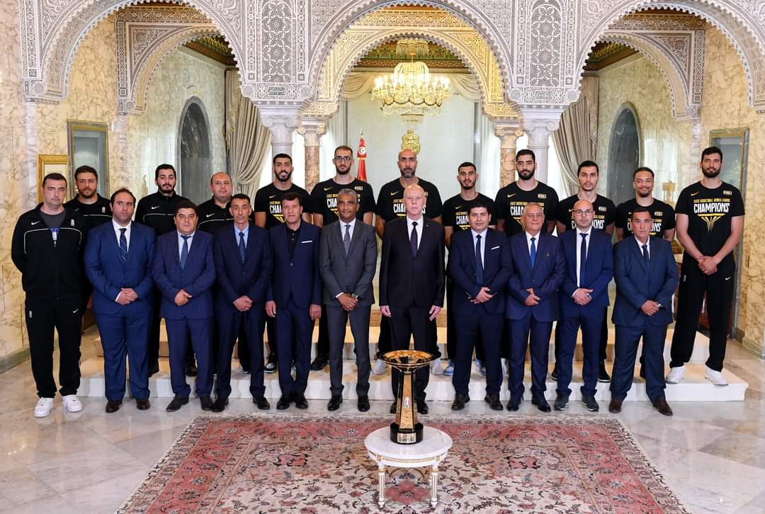 قيس سعيد يستقبل الاتحاد المنستيري 
