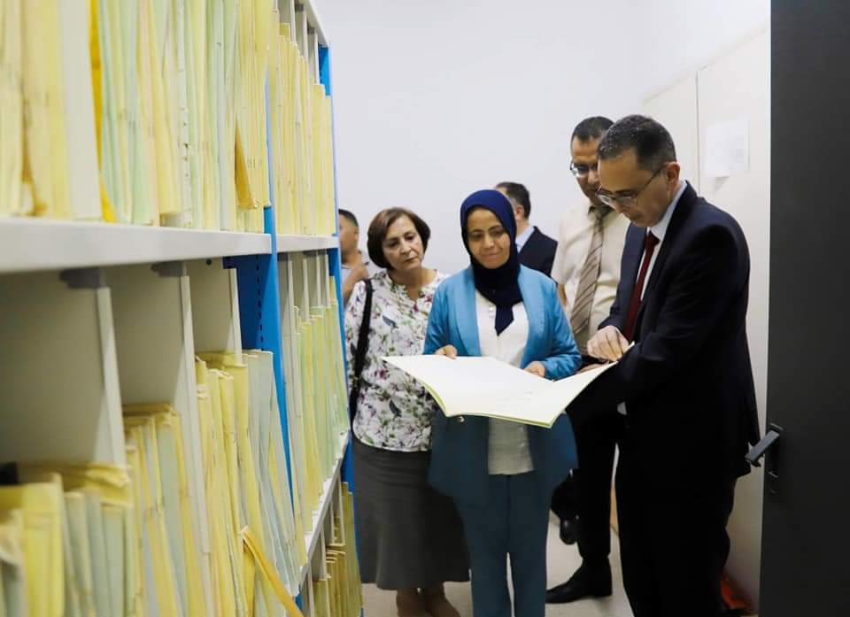  خلال زيارة فجئية لوزير أملاك الدولة لإدارة الملكية العقارية بتونس.. 70% من شهائد الملكية فورية