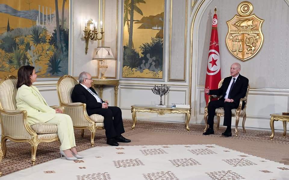 وزيرا خارجية الجزائر وليبيا عند سعيد