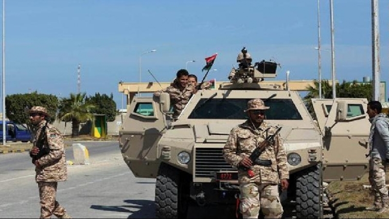 ليبيا.. اشتباكات عنيفة بين مجموعتين مسلحتين في طرابلس