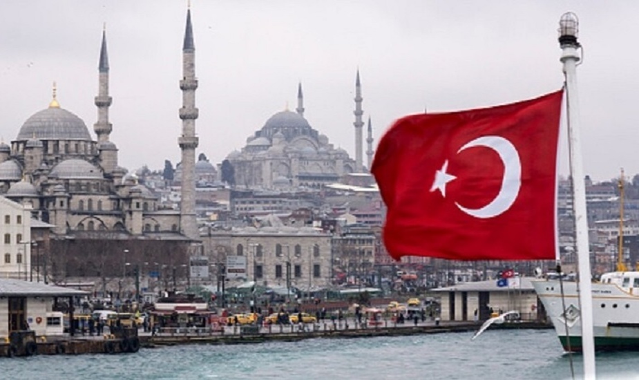 رغبة منها في دفعهم للمغادرة.. ضغوطات تركية على اللاجئين السوريين 