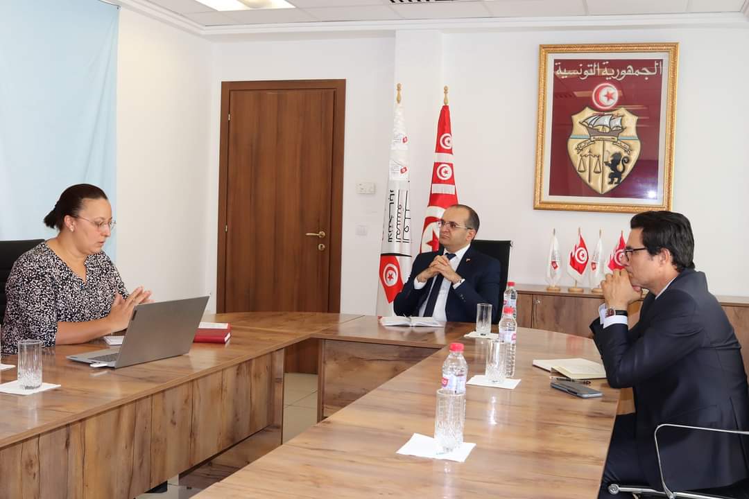 في إطار مشروع بحثي لمنظمة المادة 19/ رئيس هيئة الانتخابات يلتقي الباحثة والجامعية أحلام الضيف
