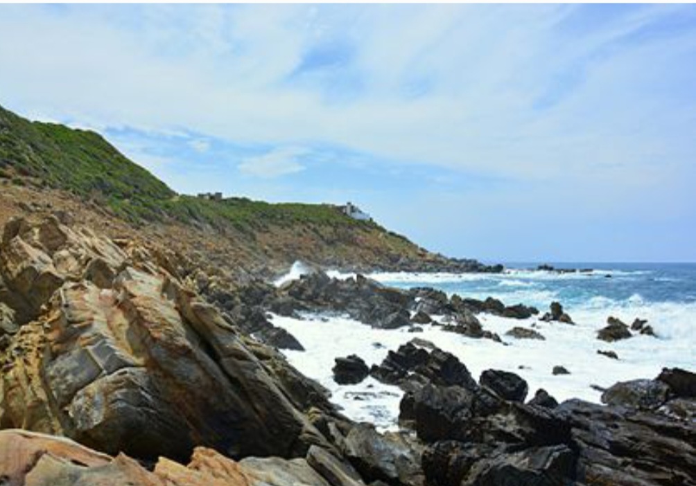 خرج للصيد مع رفيقيه  ..فقدان الشرميطي بشاطىء "كاب نيقرو"..