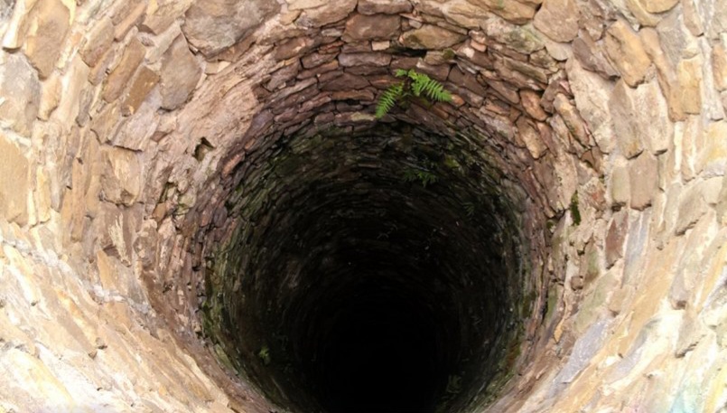 جمال..انتشال جثة طفل من بئر