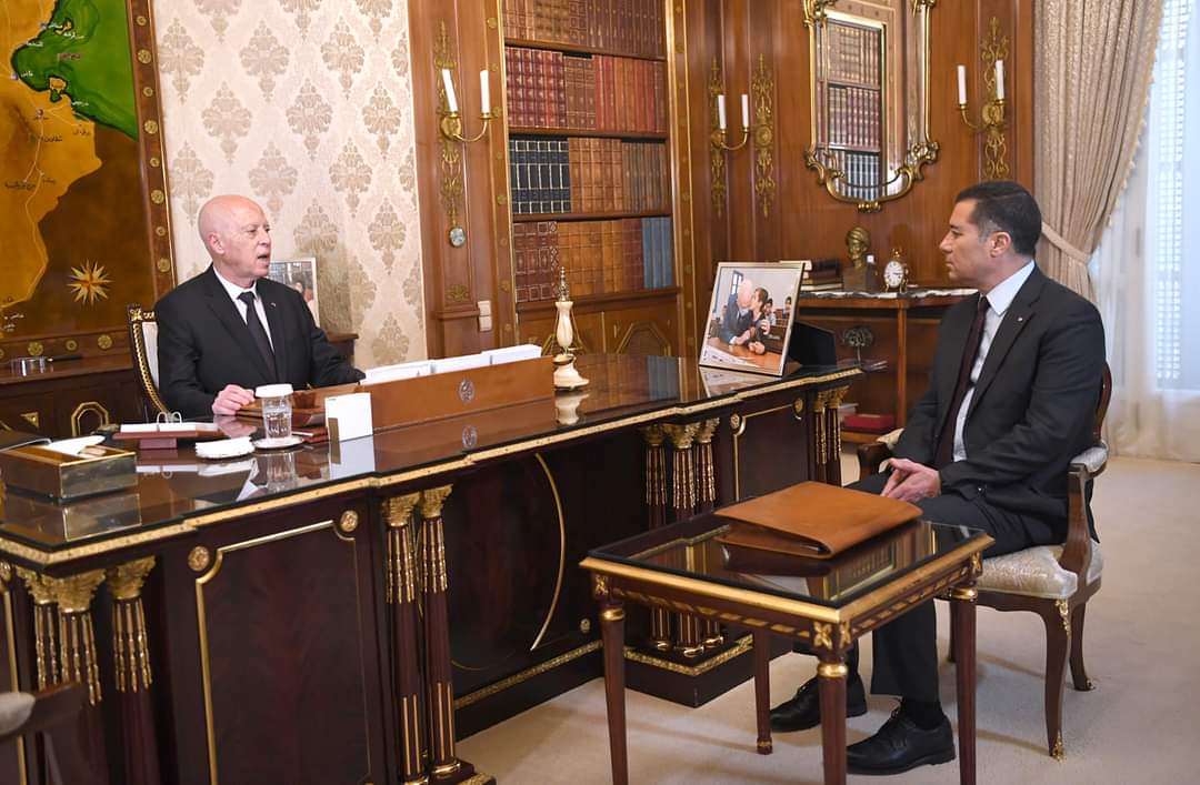 سعيد يتابع وضع التونسيين العالقين بالخارج