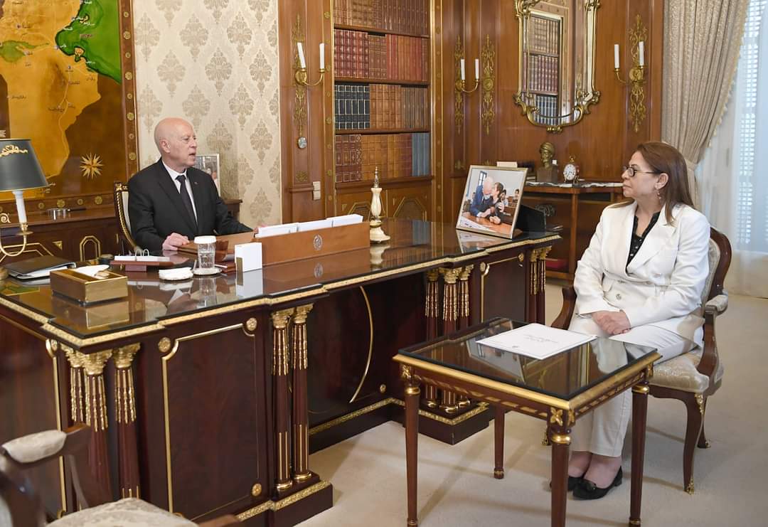 سعيد لوزيرة التجارة.. ظاهرة الاحتكار مقصودة ومعلوم من يقف وراءها