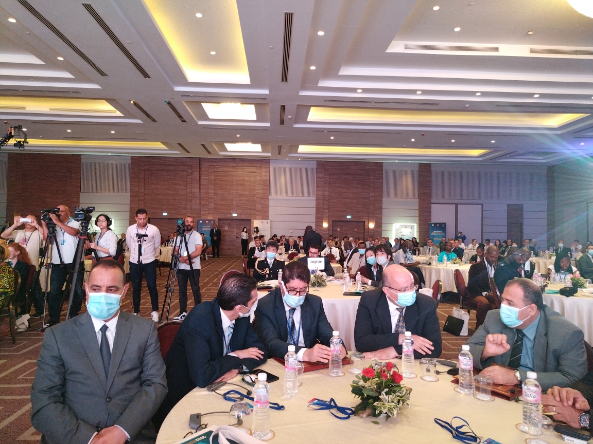 سفير اليابان والممثلةَ الدائمة لبرنامج الامم المتحدة الإنمائي يؤكدانَ على اهمية شرطة الجوار في مكافحة الجريمة 