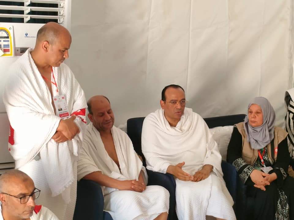 وزير الشؤون الدينية يجتمع ببعثة الإرشاد الديني بعرفات