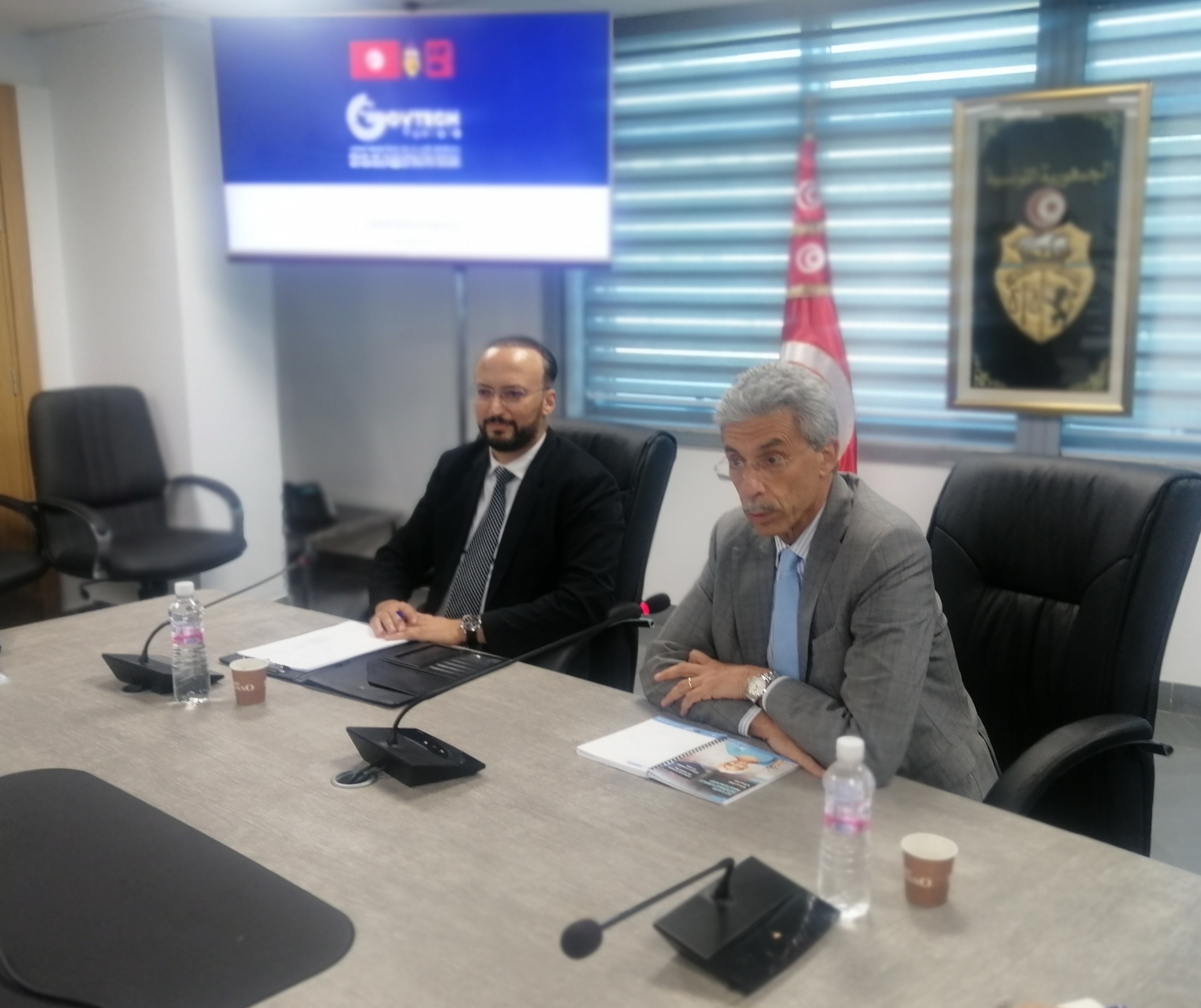 وزيرا الاقتصاد والتخطيط وتكنولوجيا الإتصال والمعلومات يشرفان على جلسة عمل حول برنامج التحول الرقمي للخدمات الموجهة للمواطن